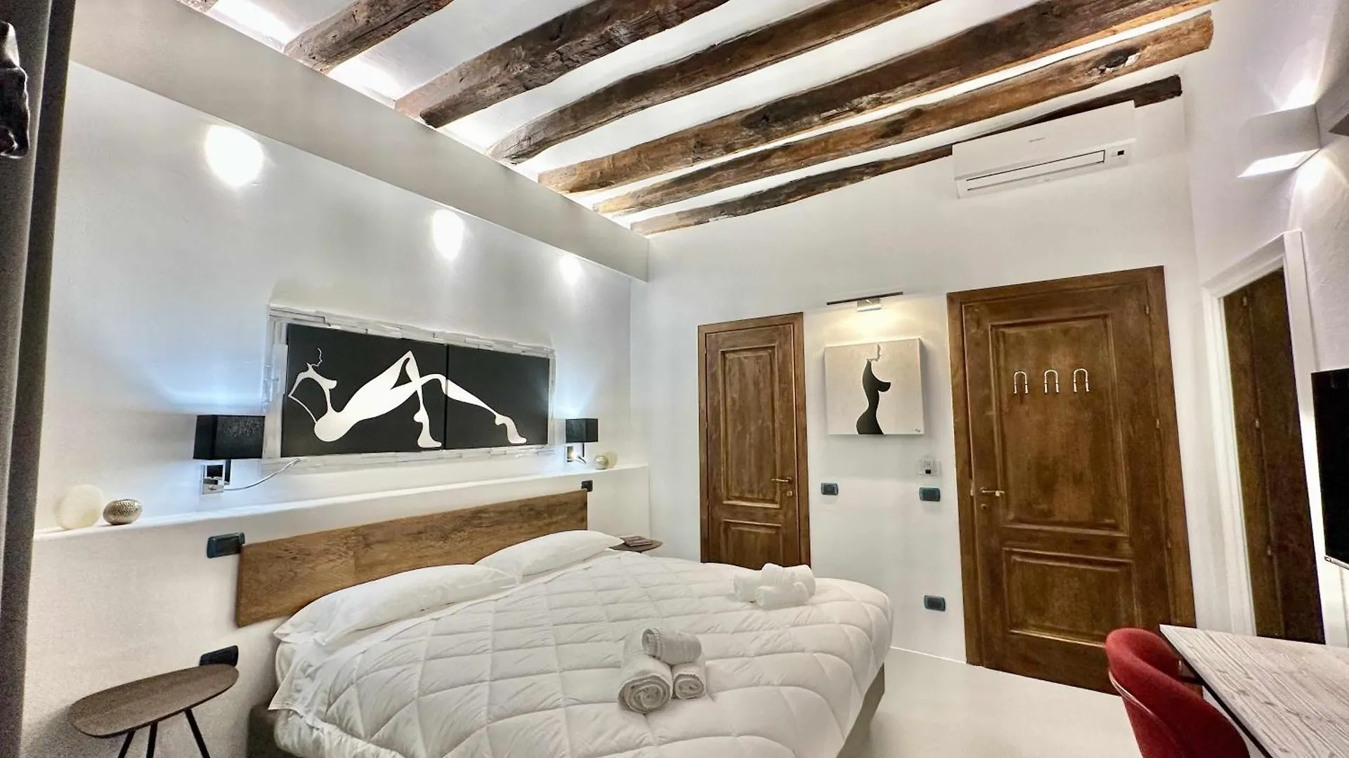 C&O Savoia Deluxe Rooms Cagliari Italia